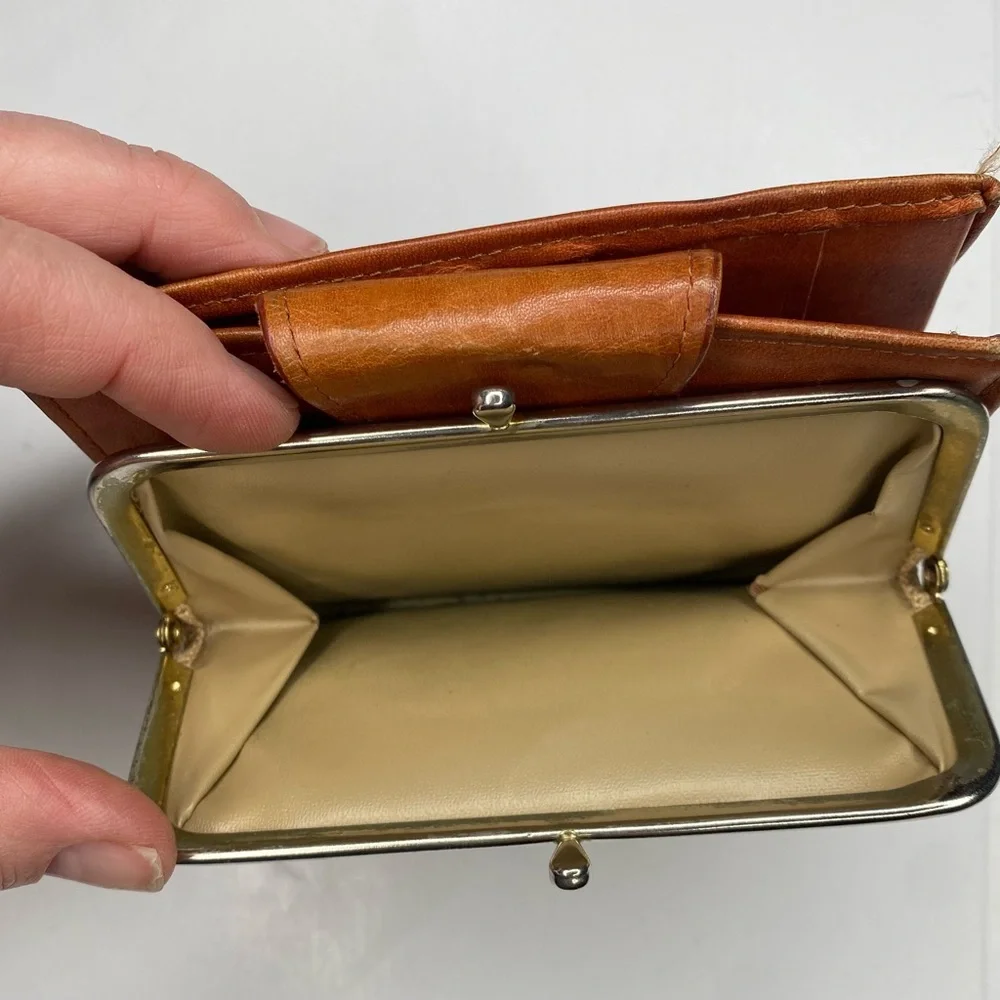 Vintage Rolfs Soft Brown Leather Embossed Tooled Wallet wKiss lock Coin Purse